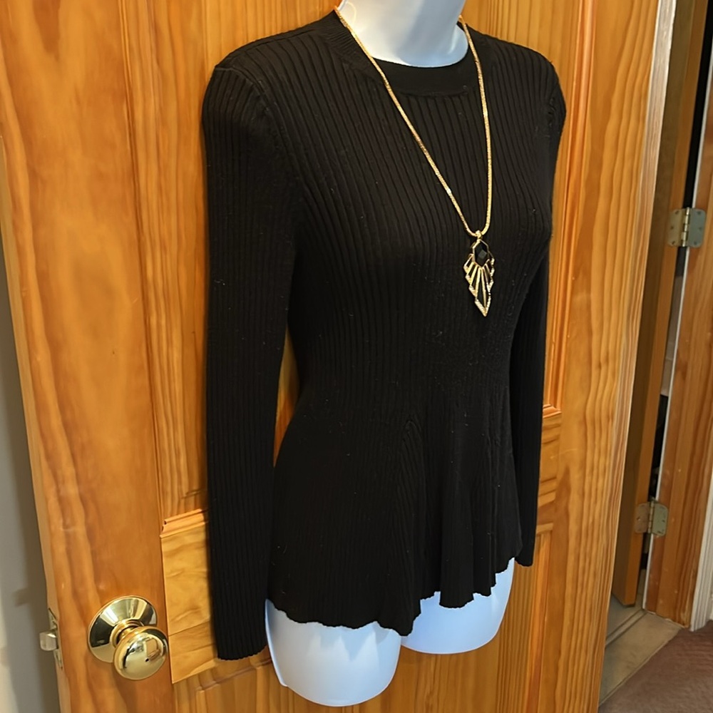 Venus Sweater - Picture 3 of 7
